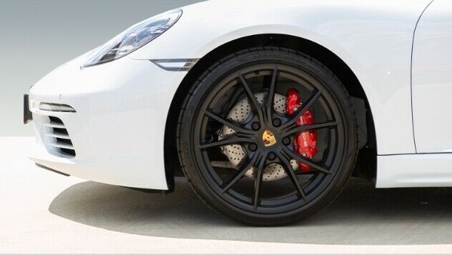 2019-porsche-boxster-718-s-2-5-led