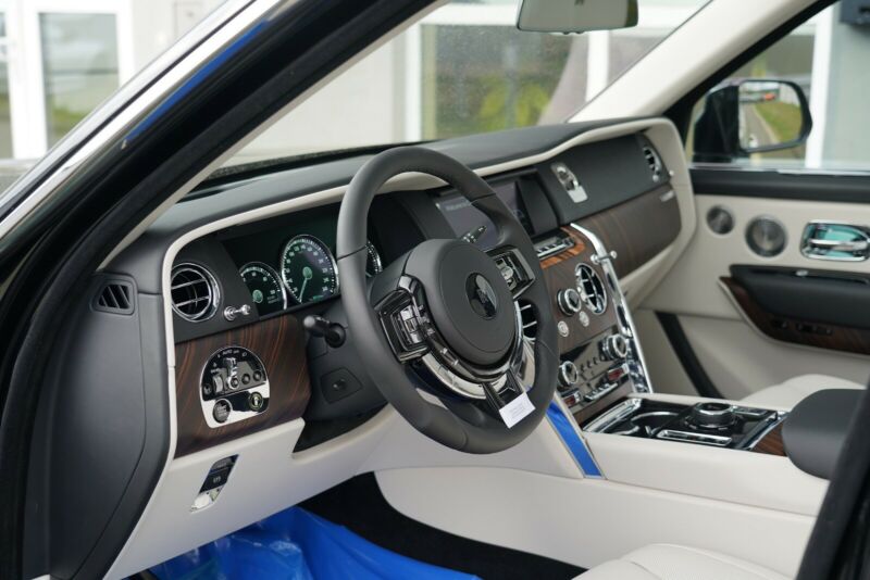 rolls-royce-cullinan-mansory