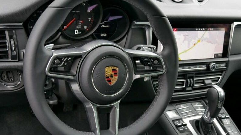 porsche-macan-black