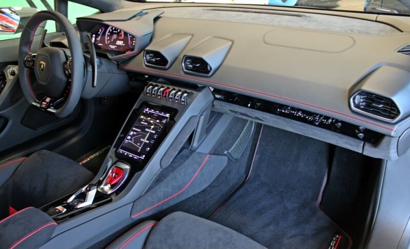 lamborghini-huracan-evo