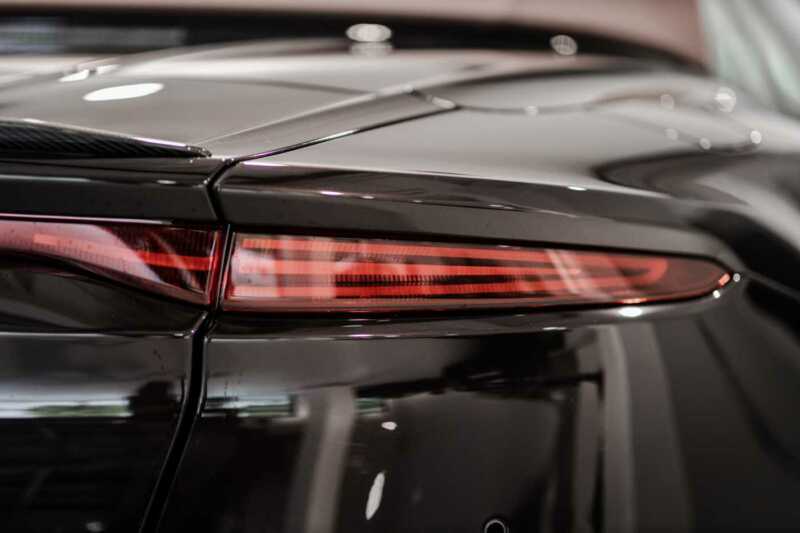 aston-martin-dbs-volante