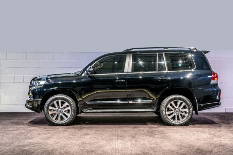 toyota-land-cruiser-200-armored-b6