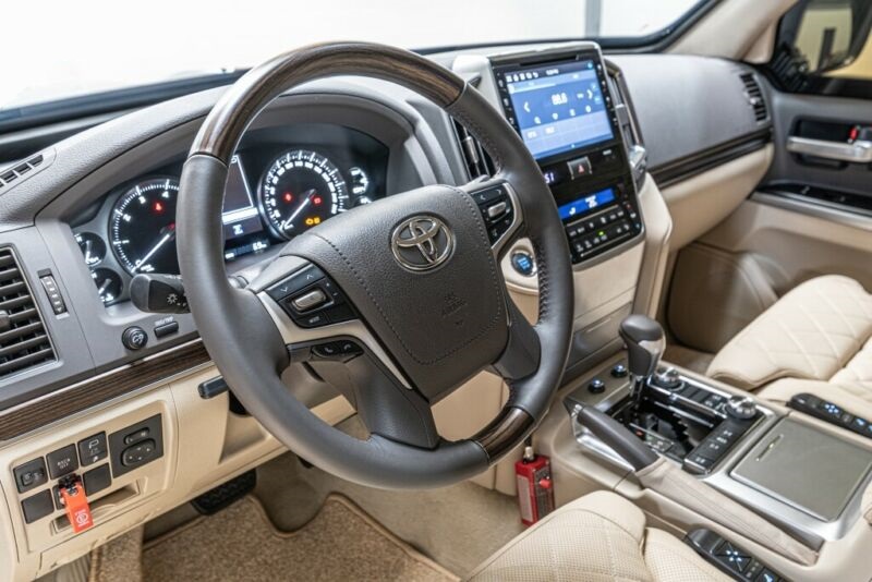 toyota-land-cruiser-200-armored-b6