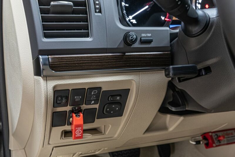 toyota-land-cruiser-200-armored-b6