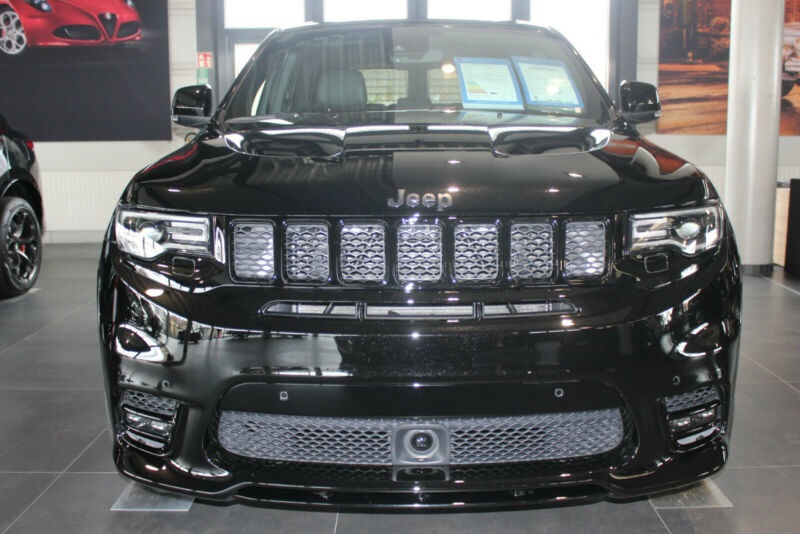 2019-jeep-grand-cherokee-v8-srt