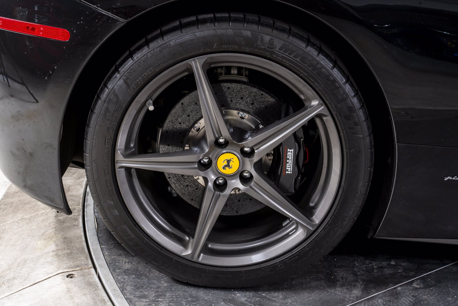 2013-ferrari-458-spider