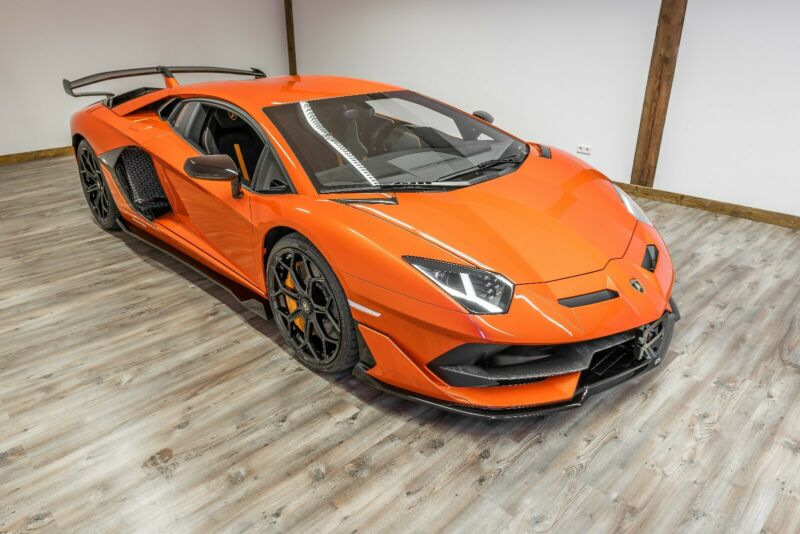 lamborghini-aventador