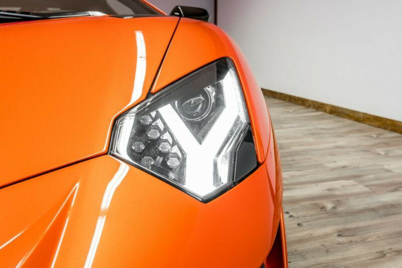 lamborghini-aventador