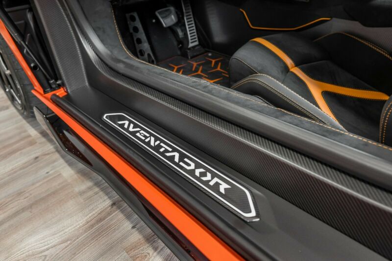 lamborghini-aventador