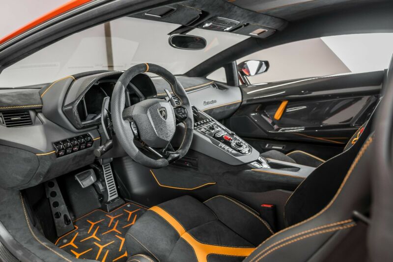 lamborghini-aventador
