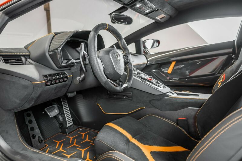 lamborghini-aventador