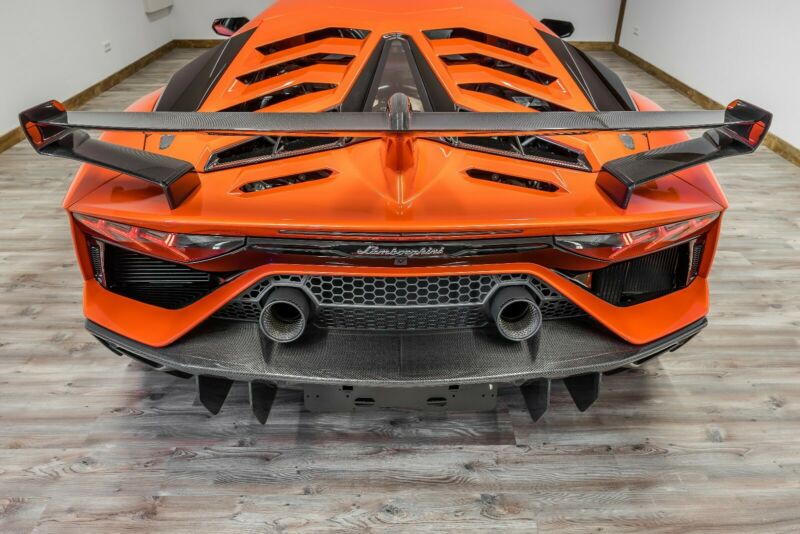 lamborghini-aventador