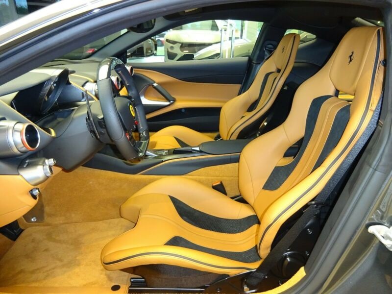 ferrari-812-6-5-v12-superfast
