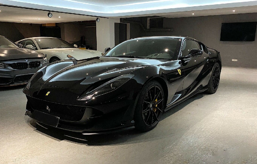 2019-model-ferrari-812-gts