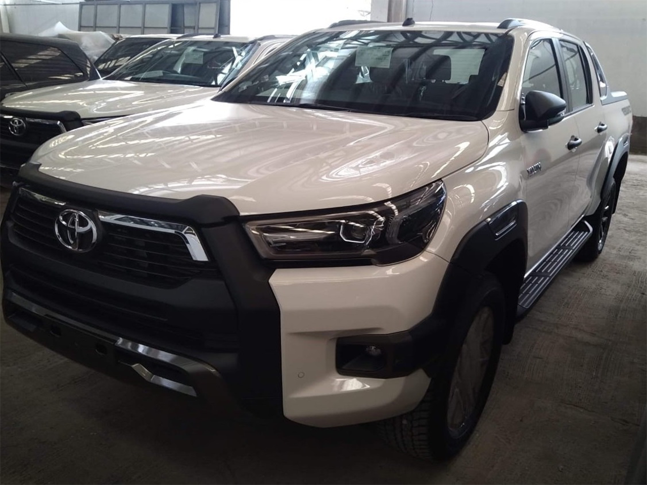 toyota-hilux-double-cab-conquest