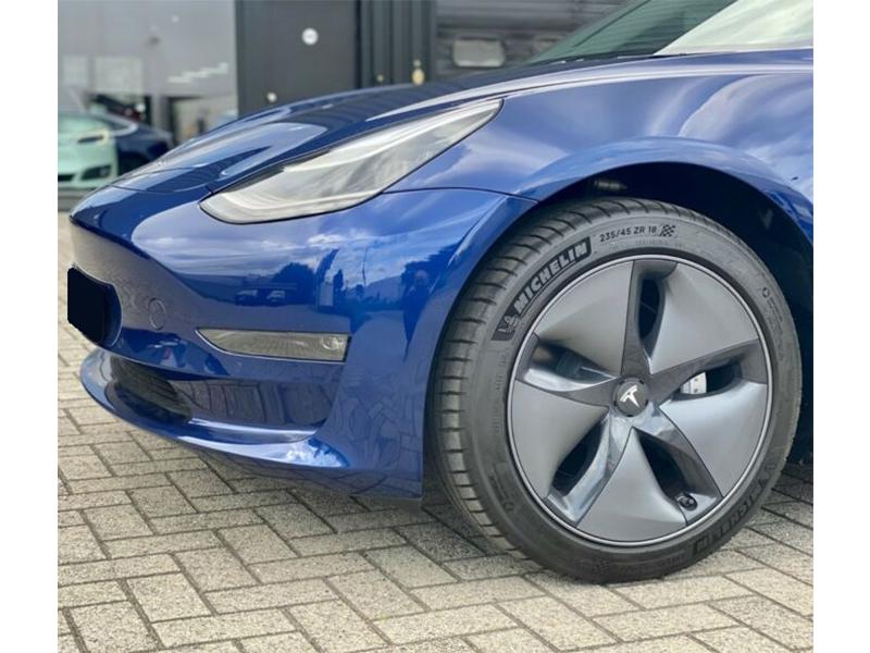 tesla-model-3-self-drive-active-autopilot