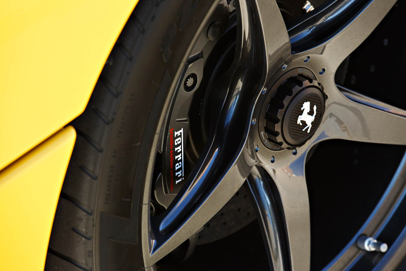 la-ferrari-unique-yellow