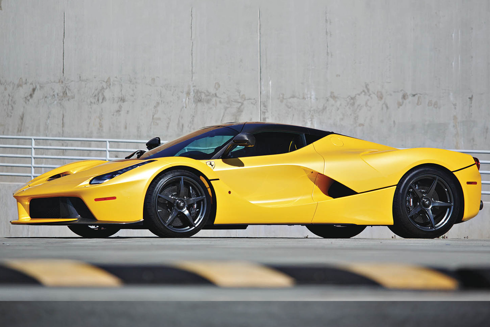 la-ferrari-unique-yellow