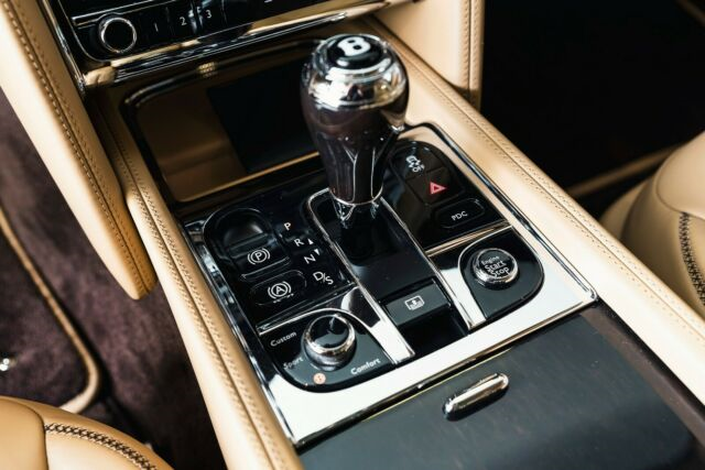 bentley-mulsanne-duo-tone