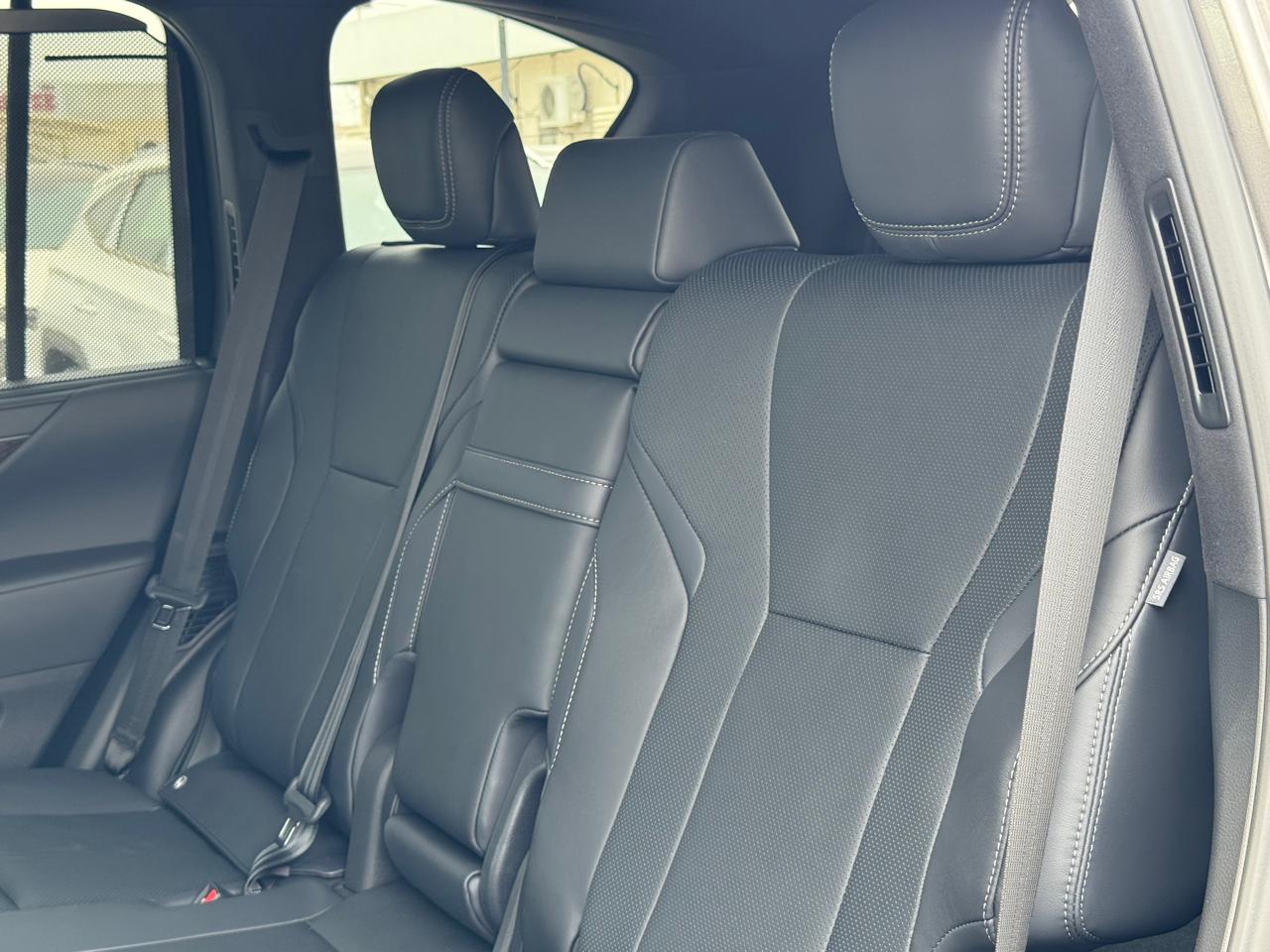 lexus-lx-500d-rhd