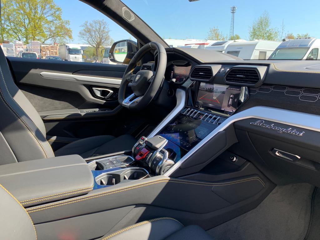 lamborghini-urus