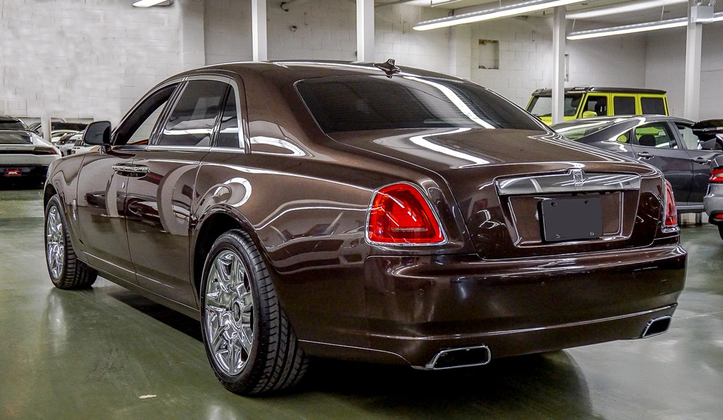 2017-used-rolls-royce-ghost