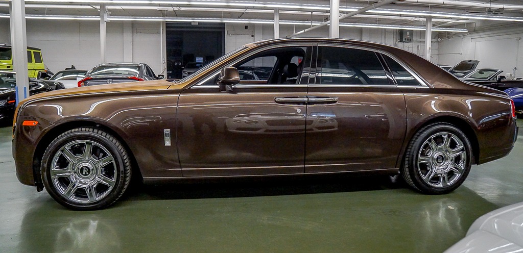 2017-used-rolls-royce-ghost