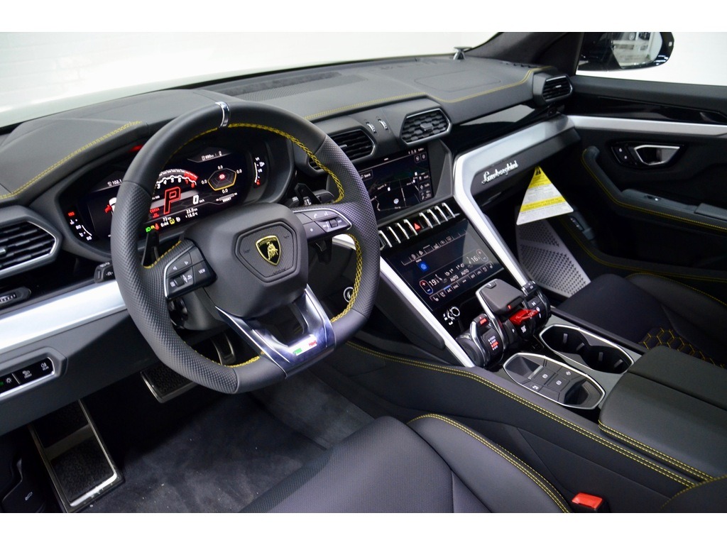 2019-lamborghini-urus