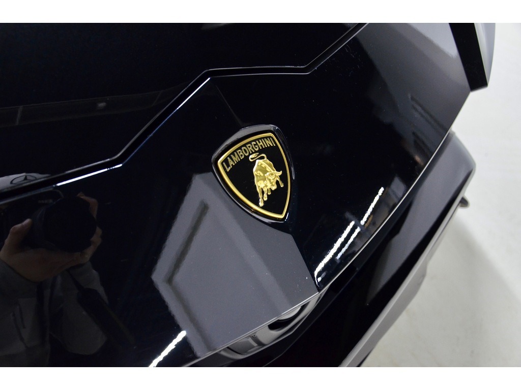 2019-lamborghini-urus