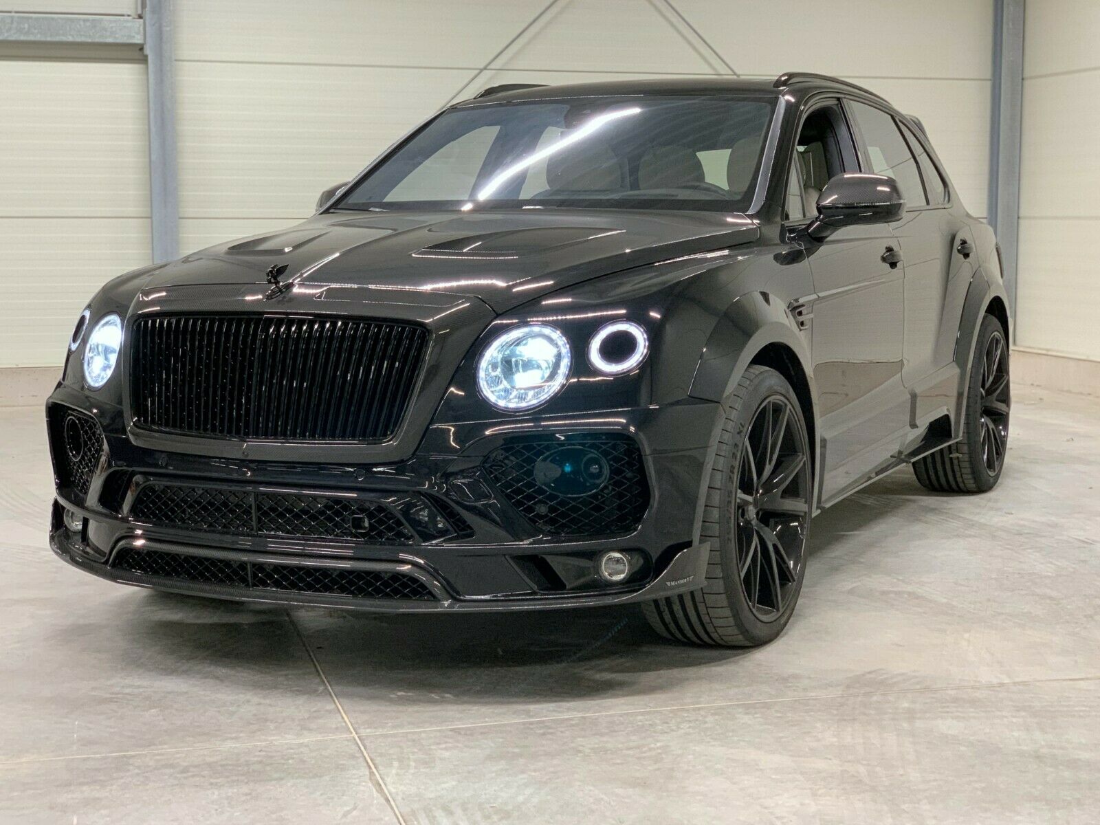 bentley-bentayga-mansory-black