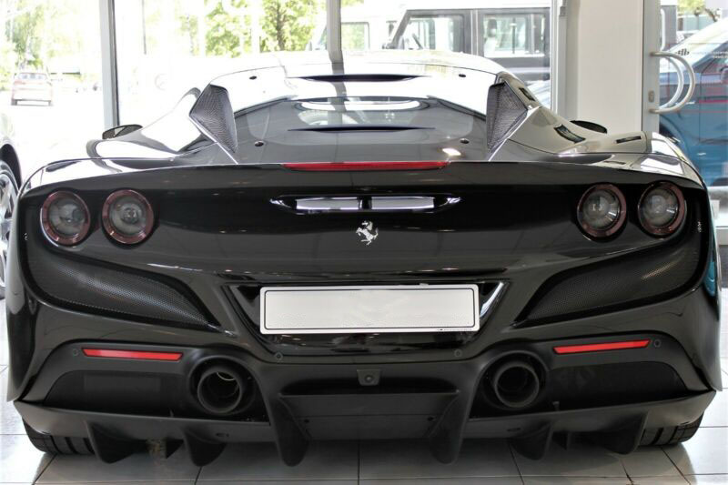 ferrari-f8-tributo-daytona
