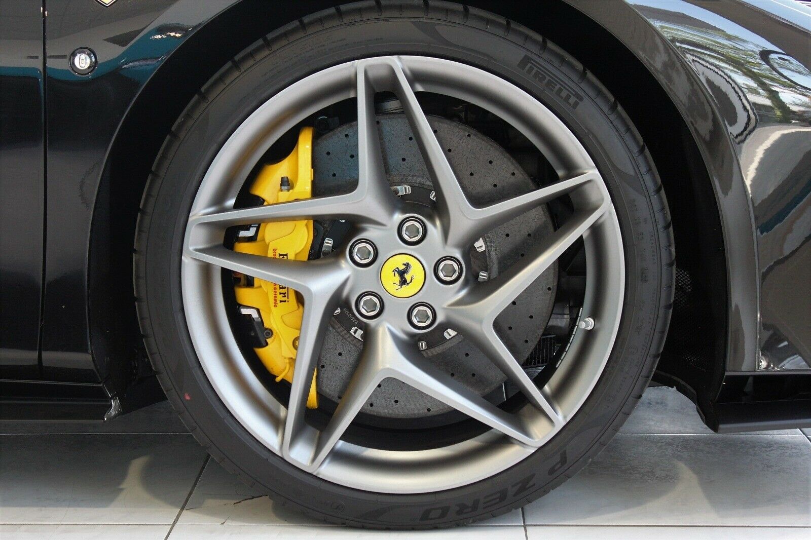 ferrari-f8-tributo-daytona