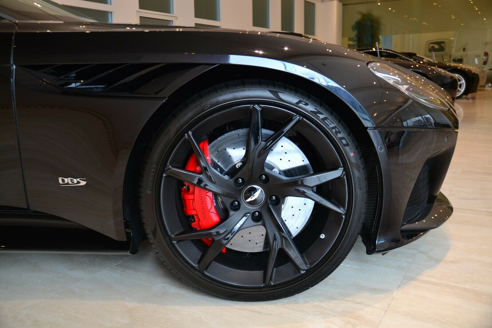 aston-martin-dbs-superleggera-coupe