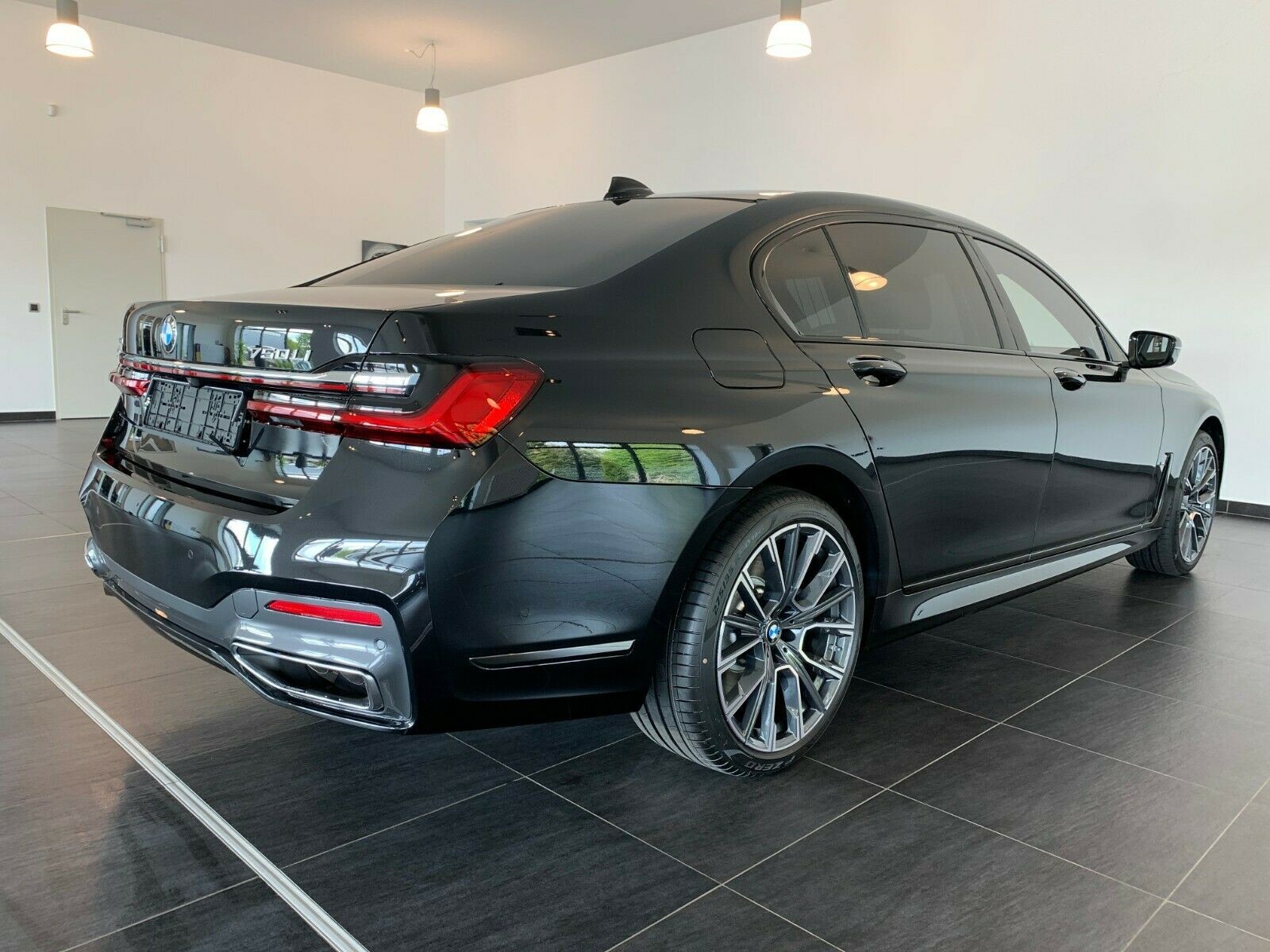 bmw-750li-xdrive