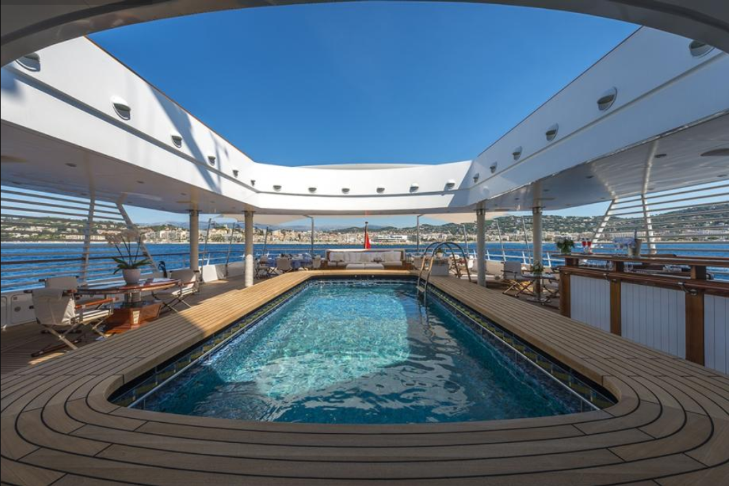 majesty-premium-yacht-59-ft