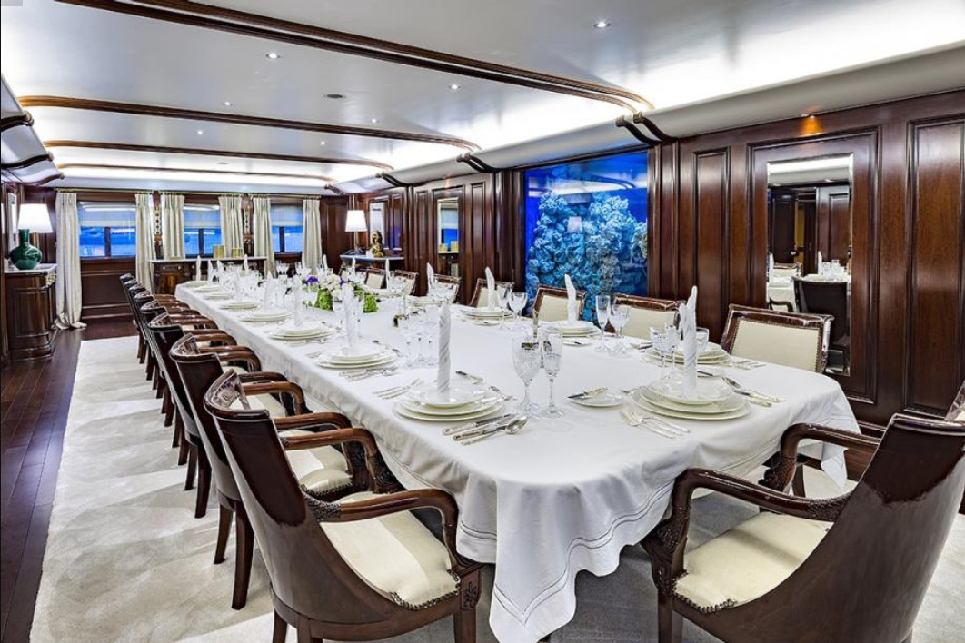 majesty-premium-yacht-59-ft