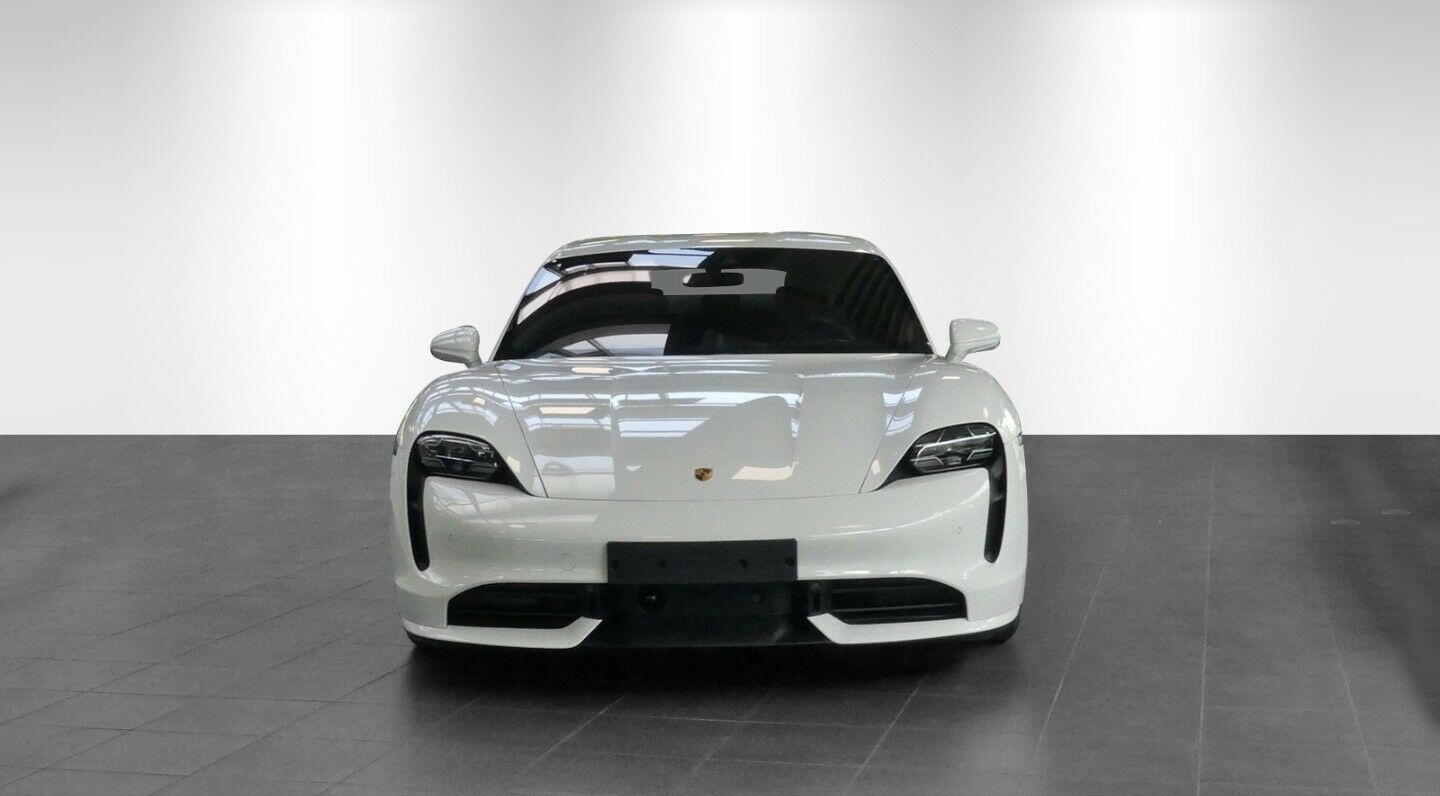 2019-porsche-taycan-turbo