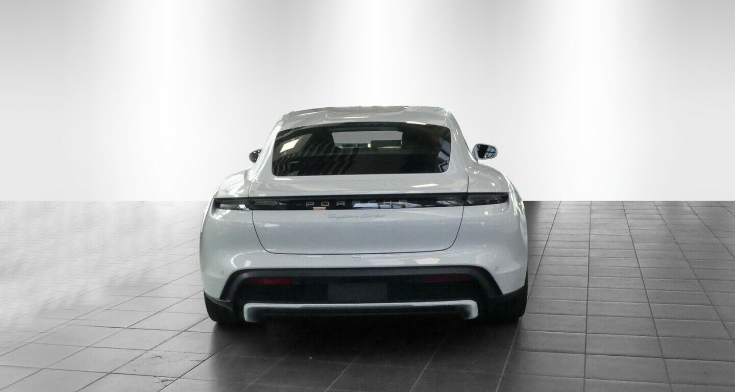 2019-porsche-taycan-turbo