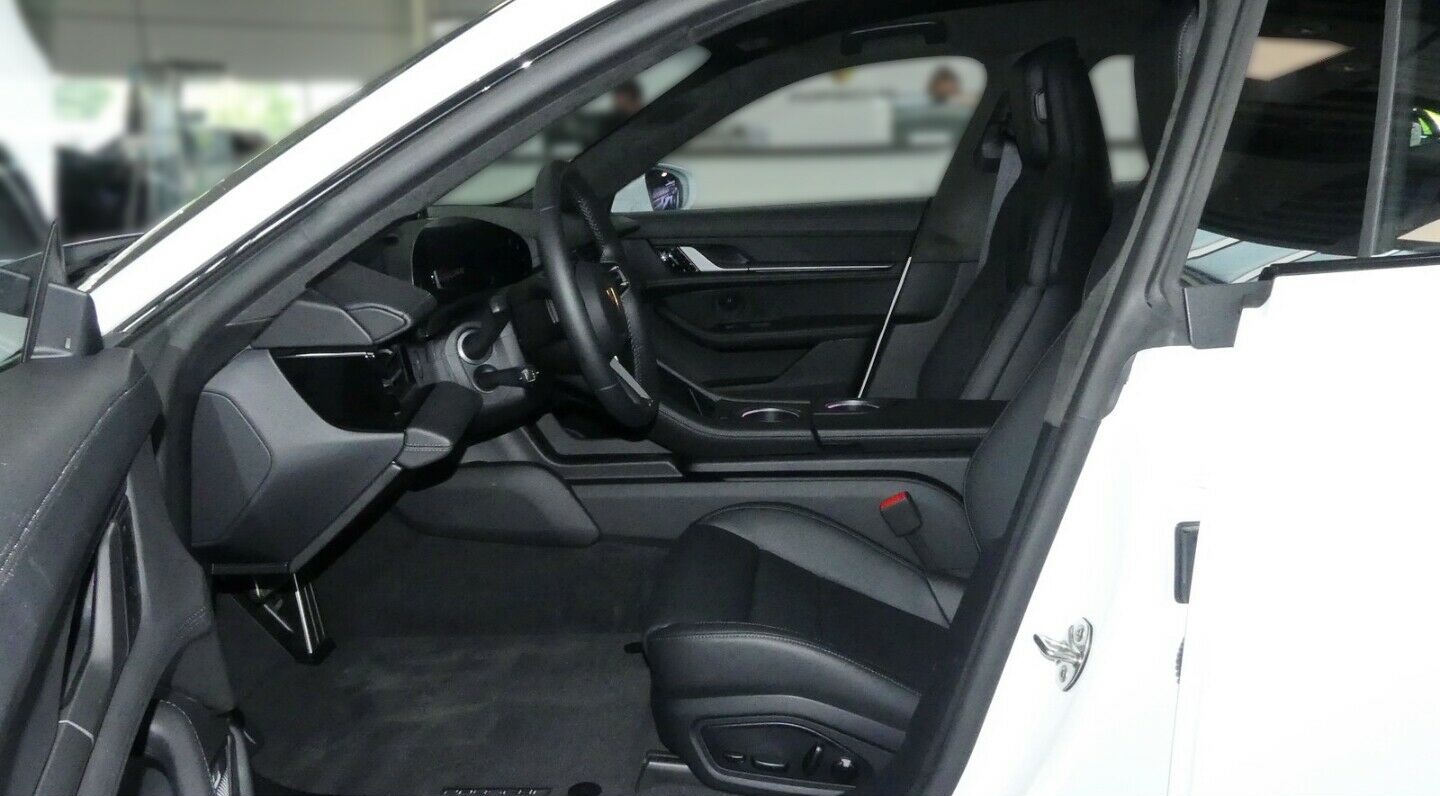 2019-porsche-taycan-turbo