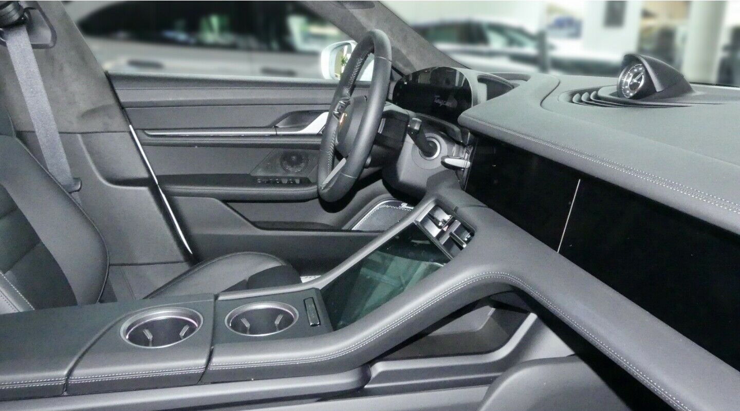 2019-porsche-taycan-turbo