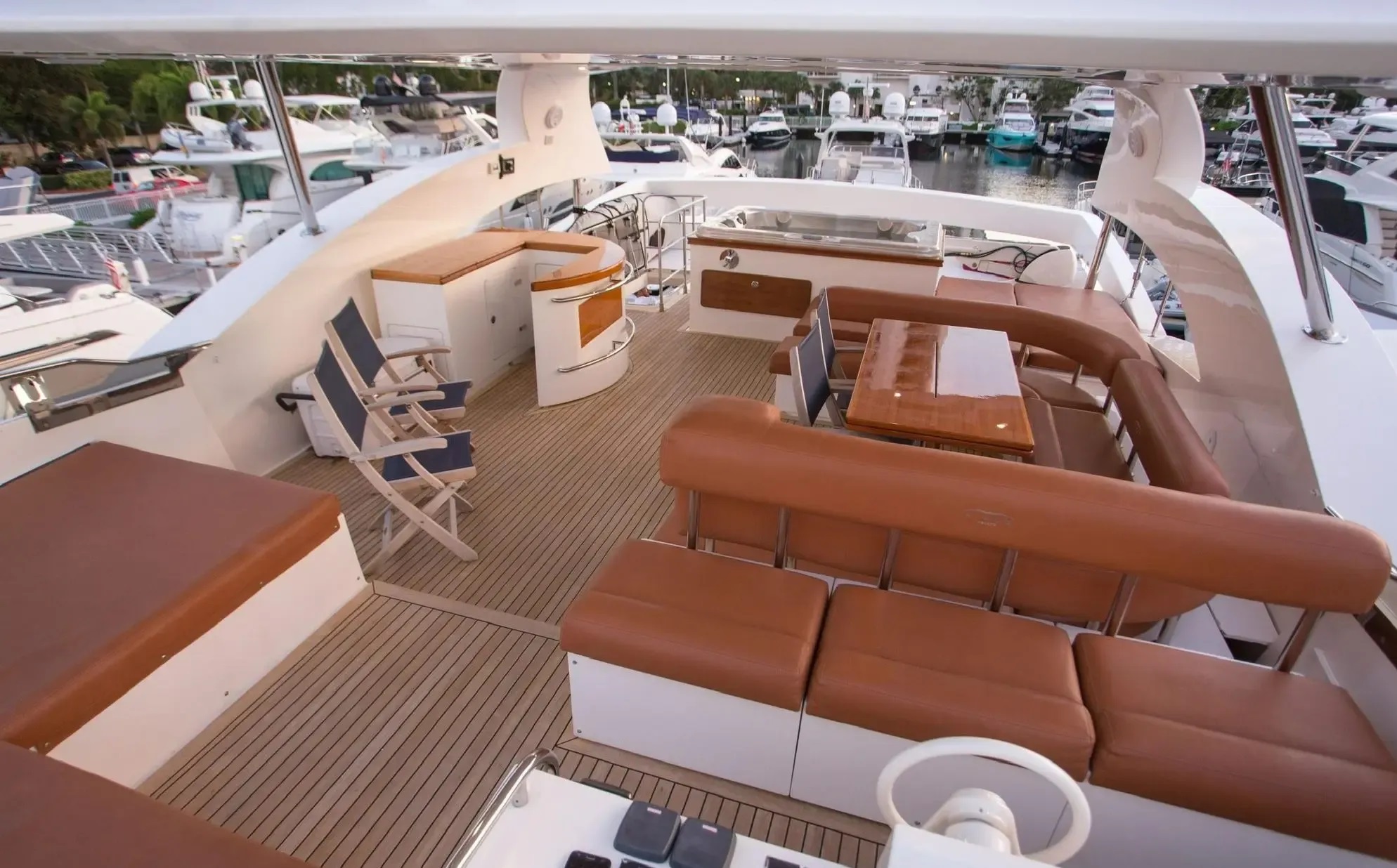 aicon-blue-ocean-85-ft