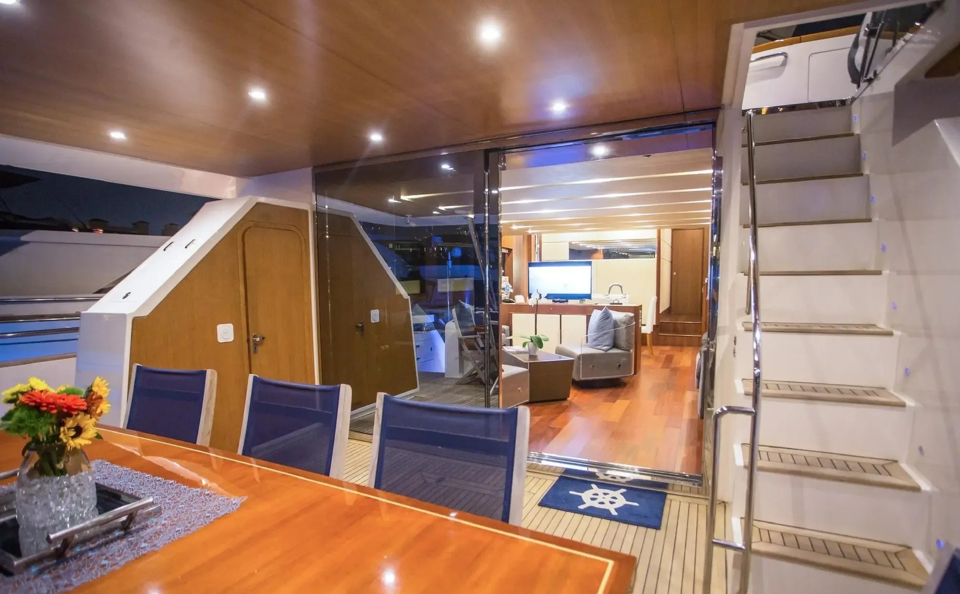 aicon-blue-ocean-85-ft