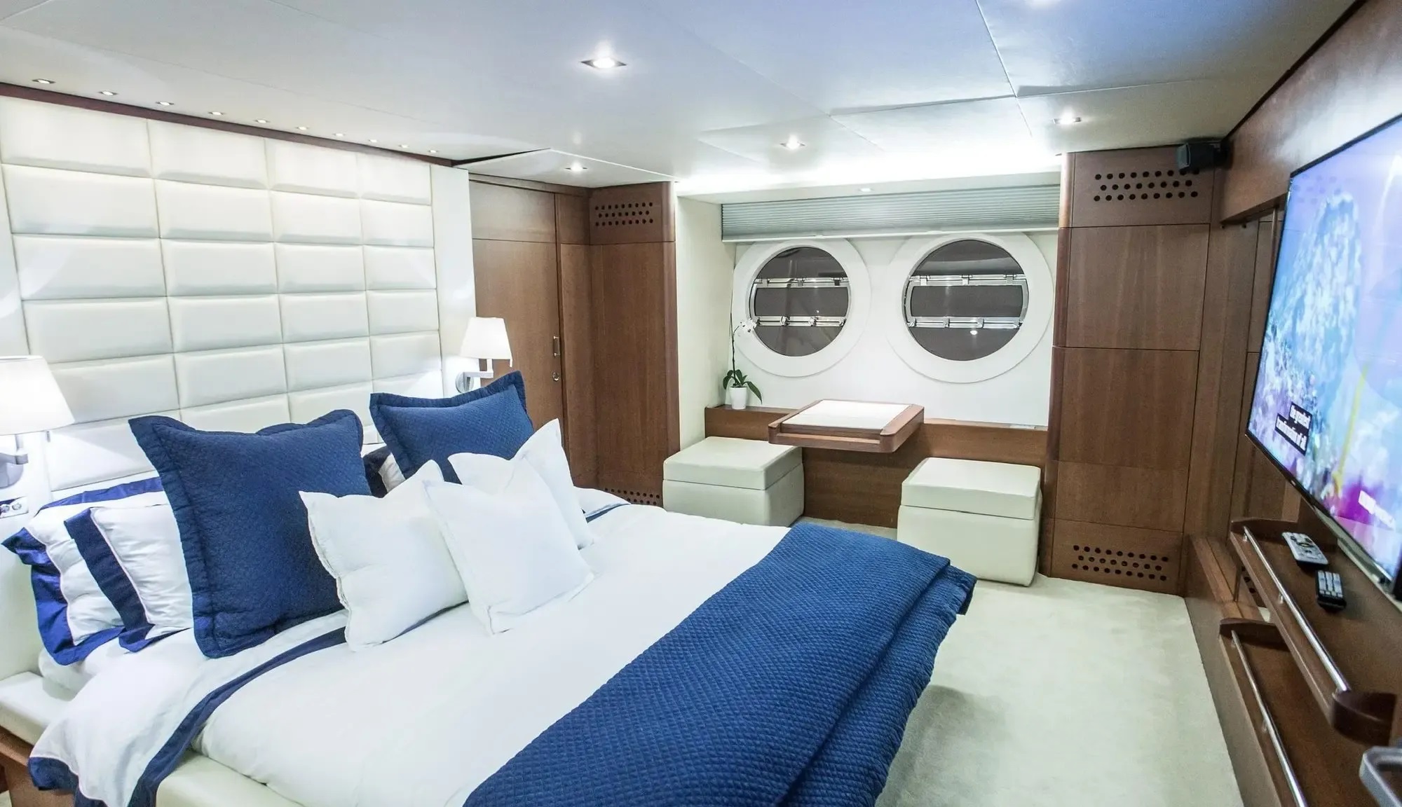 aicon-blue-ocean-85-ft