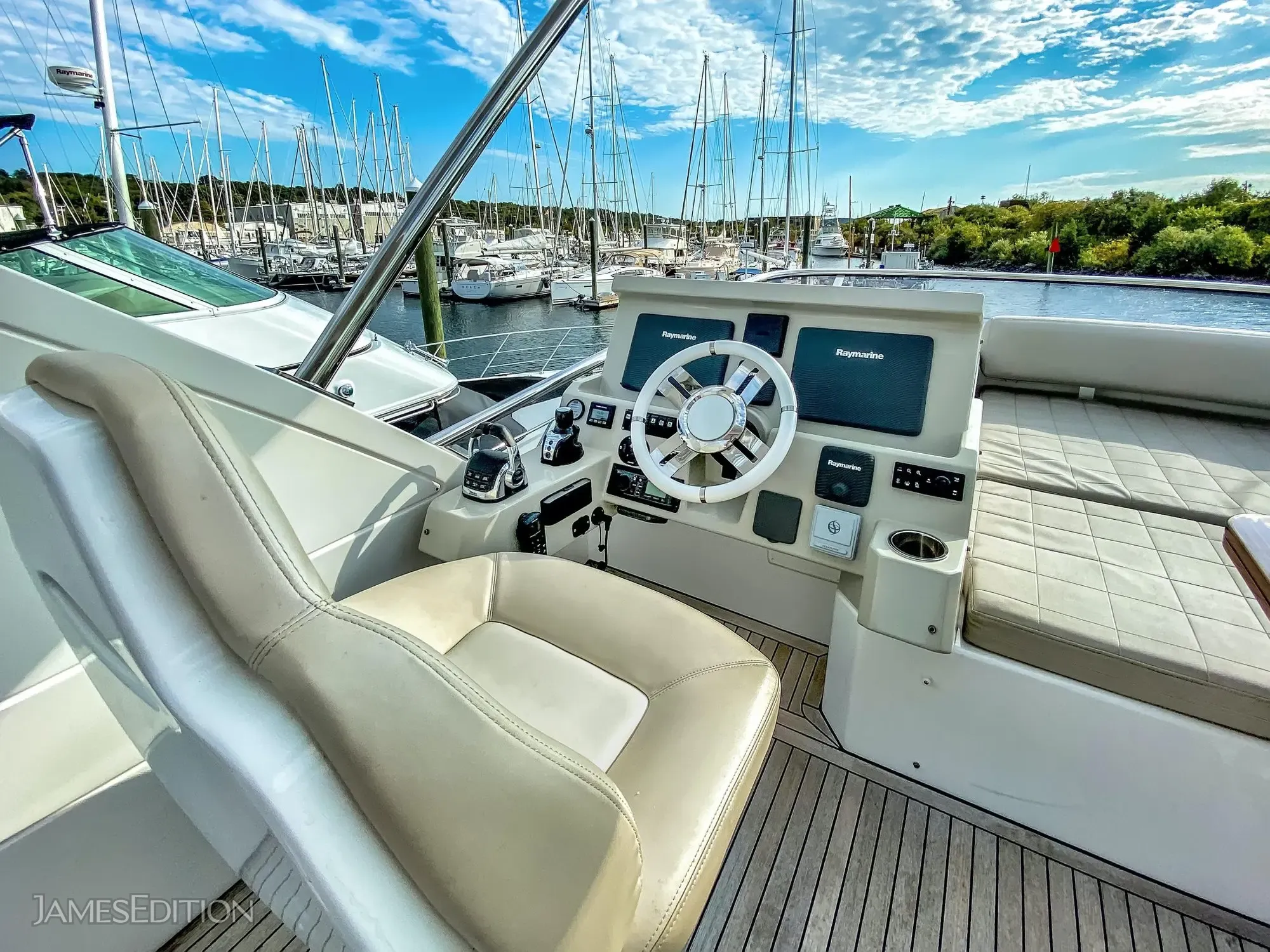 azimut-flybridge-50-ft