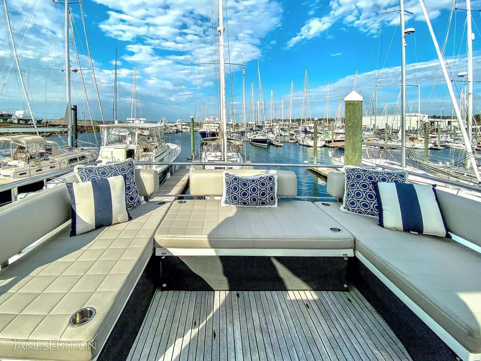 azimut-flybridge-50-ft