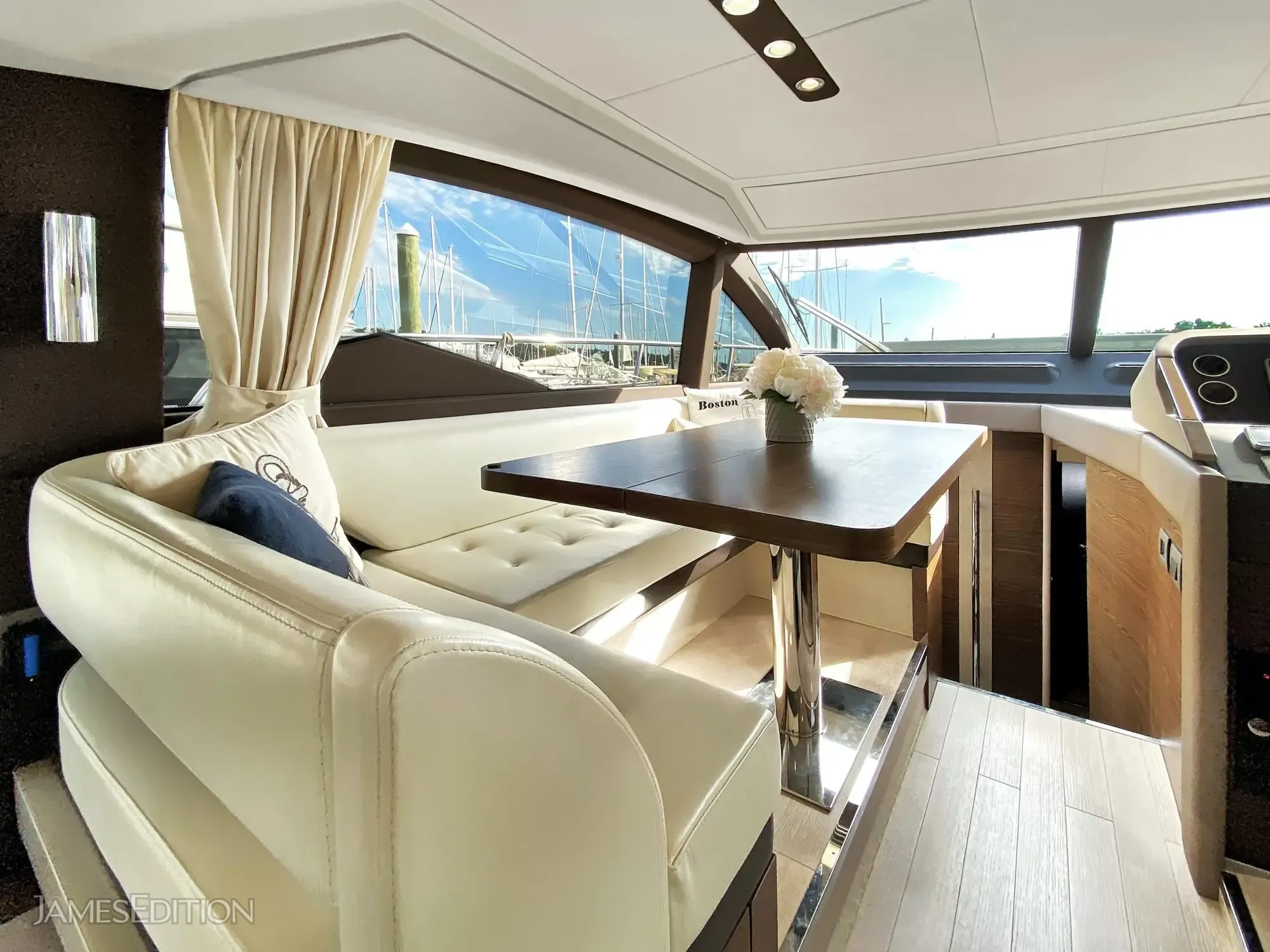 azimut-flybridge-50-ft