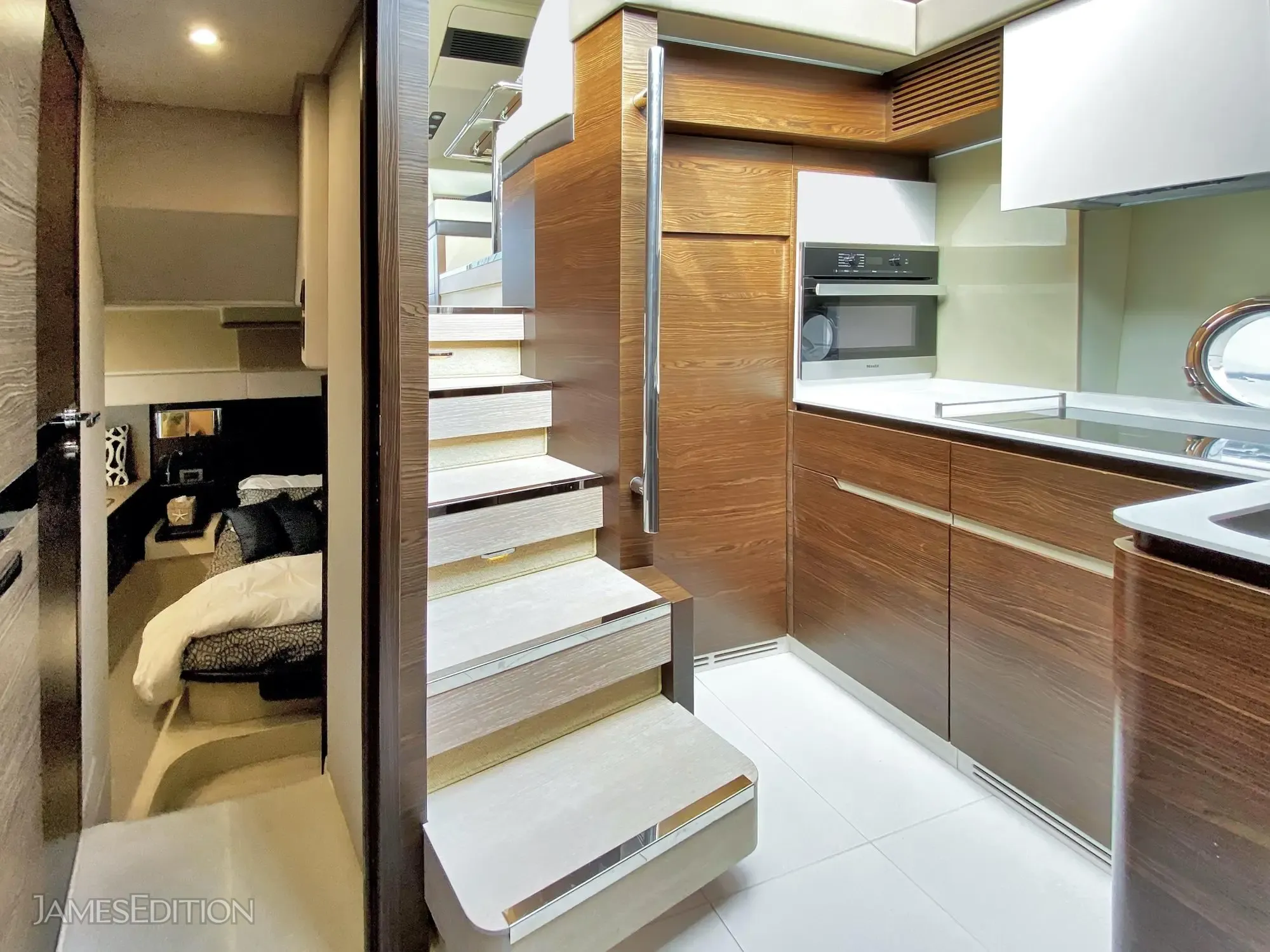 azimut-flybridge-50-ft