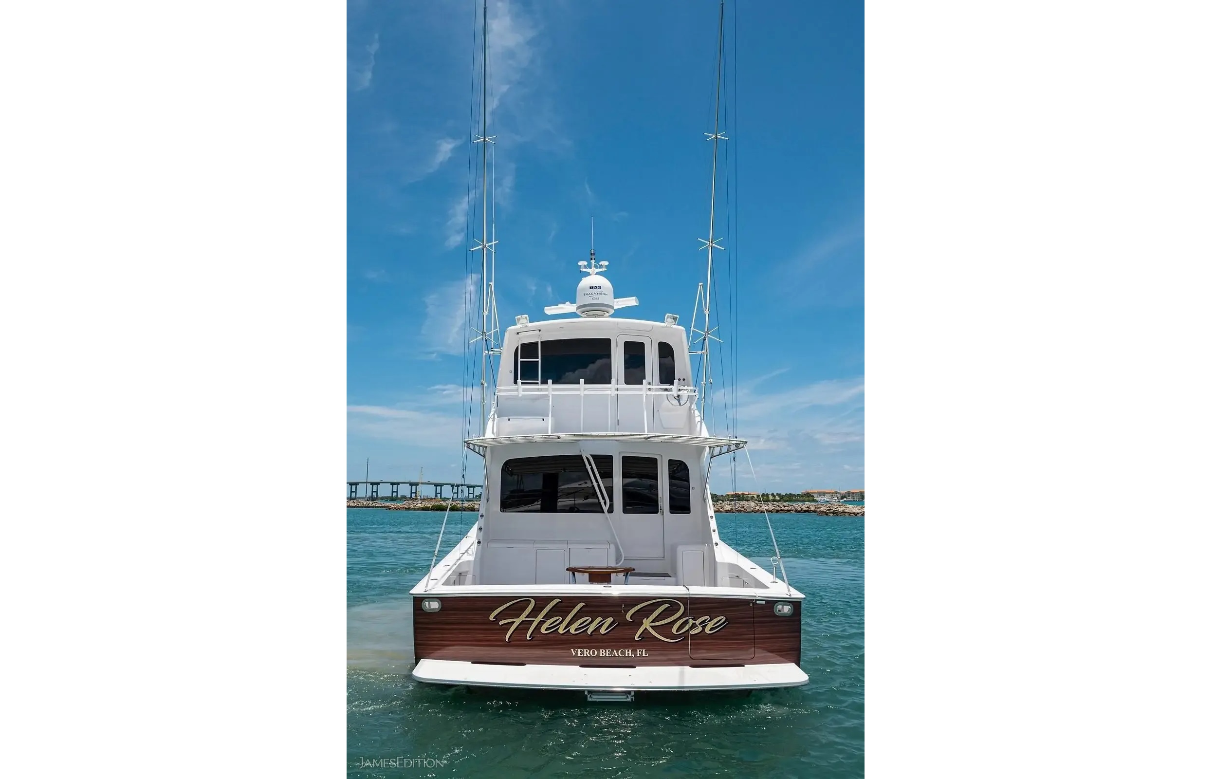 viking-enclosed-bridge-yacht-61-ft