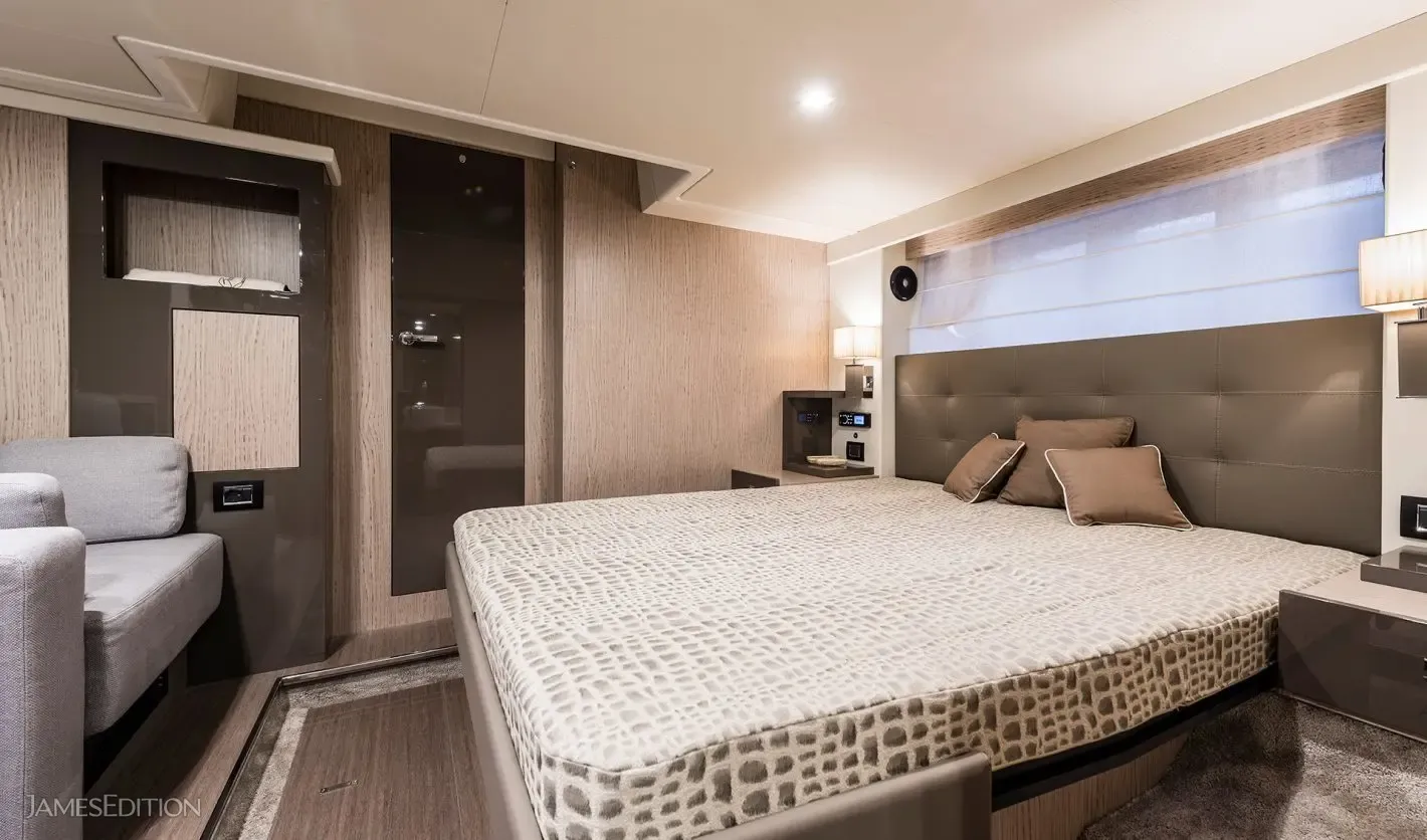 cranchi-yacht-fly-56-ft