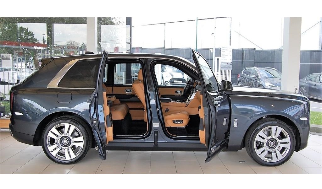 rolls-royce-cullinan-suv